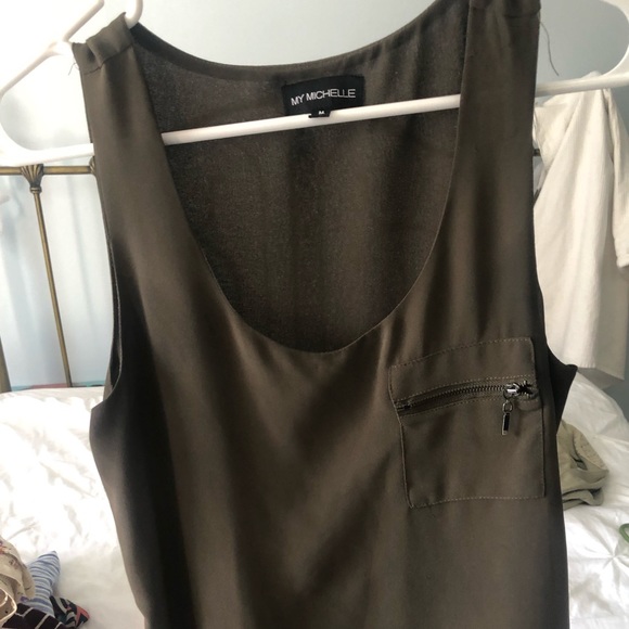 Cute zippered sleeveless blouse - Picture 2 of 5